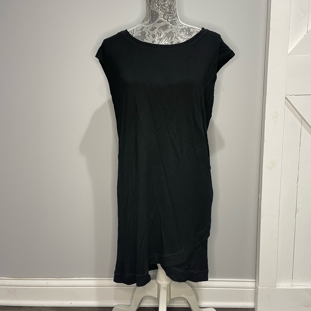 Active Life Black Sheath Top Sleeveless Crew Neck